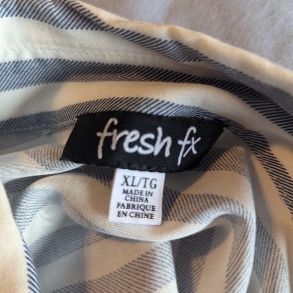 long XL strippwd blouse - Picture 7 of 7